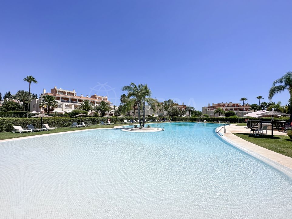 Well located 3 bedroom apartment for sale in Dunas Green, Estepona New Golden Mile
