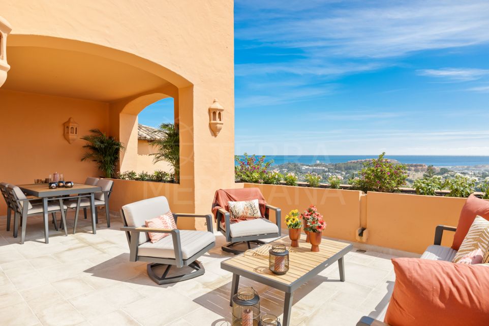 Duplex Penthouse avec vue imprenable sur la Méditerranée à vendre à Los Belvederes, Nueva Andalucia Marbella