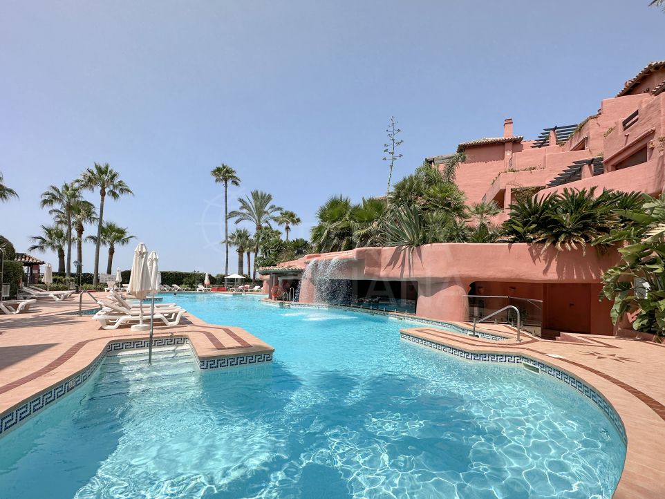 Luxury 3 bedroom duplex penthouse for sale in Menara Beach in Estepona's New Golden Mile