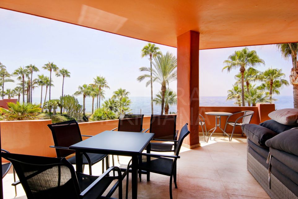 Front line beach3 bedroom apartment for sale in Menara Beach in Estepona's New Golden Mile,