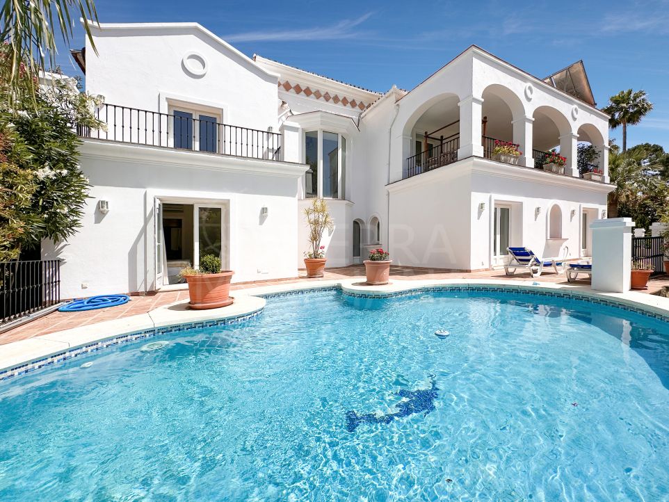 Lujosa villa de 5 dormitorios en venta con vistas al campo de golf La Quinta