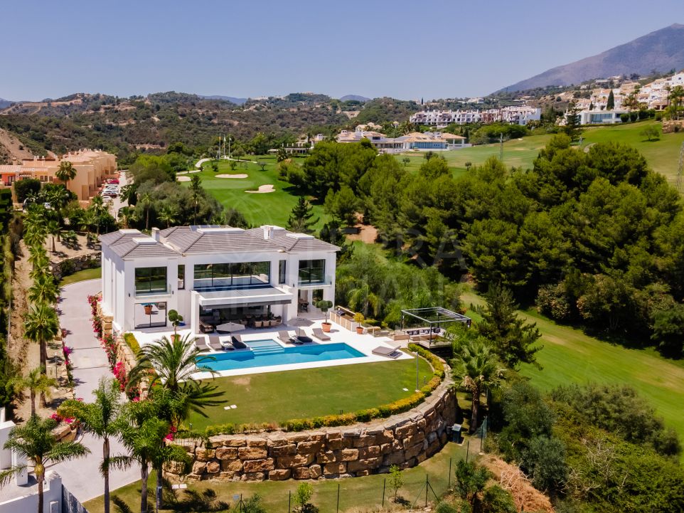 Elegant 6-Bedroom Villa Overlooking Golf Course for Sale in Los Almendros, Benahavis