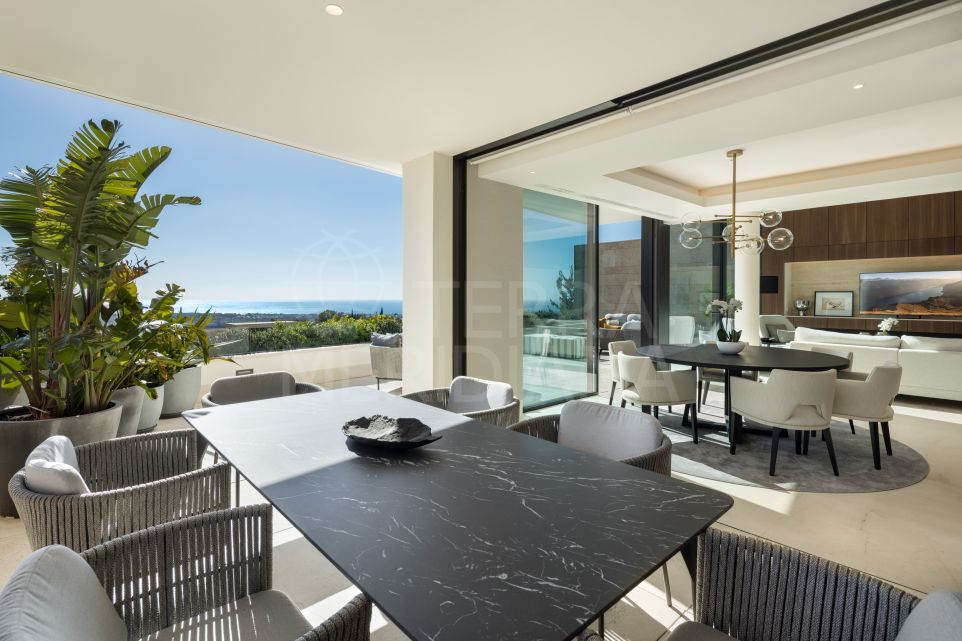 Ático dúplex elegante con vistas panorámicas en venta en Grand View, La Quinta, Benahavís
