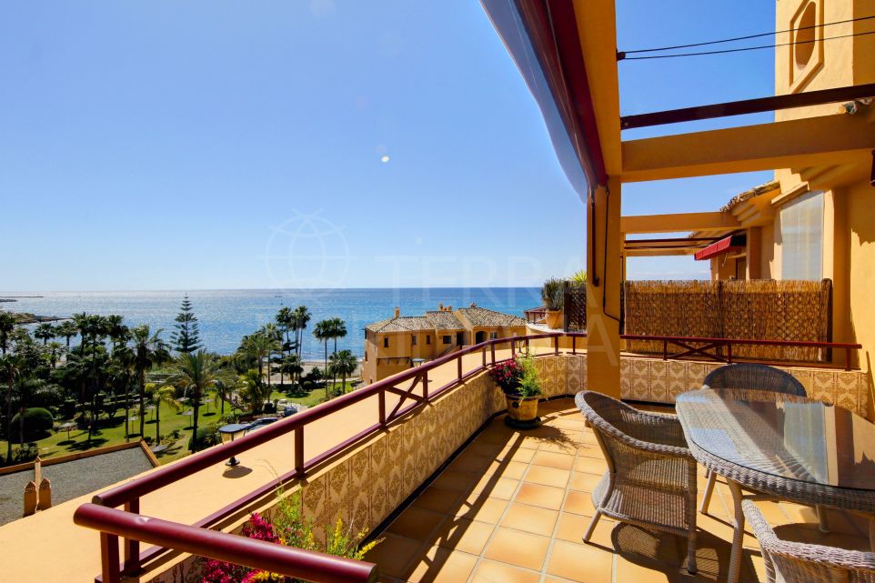 Penthouse avec vue panoramique sur la mer à vendre à Riviera Andaluza, Estepona