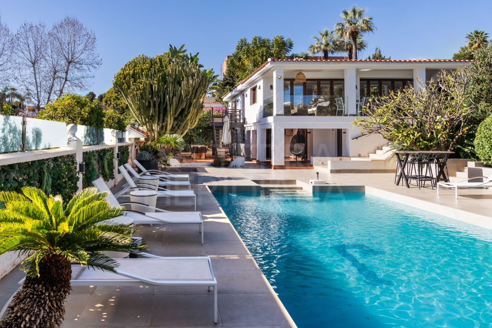 Élégante villa avec une vue imprenable sur les montagnes à vendre à La Campana, Nueva Andalucia, Marbella