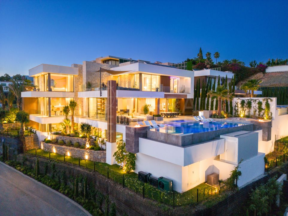 Elegant and Modern 'Big Daddy' Villa with Stunning Views for Sale in El Herrojo Alto, Benahavis
