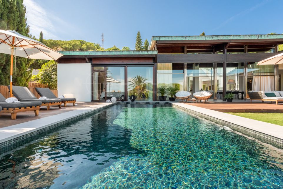Elegant and Spacious Family Villa for Sale in Las Brisas, Nueva Andalucia, Marbella