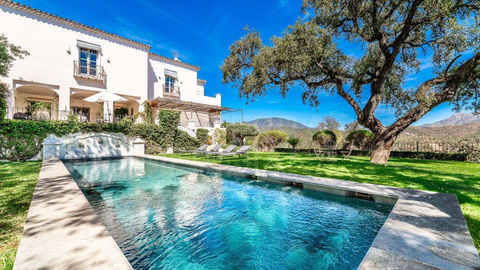 Impressionnante villa historique avec vues panoramiques à El Madroñal.