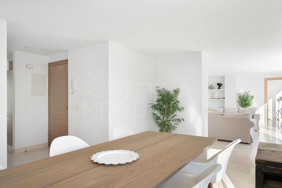 Modern apartment with a prime location in Estepona.