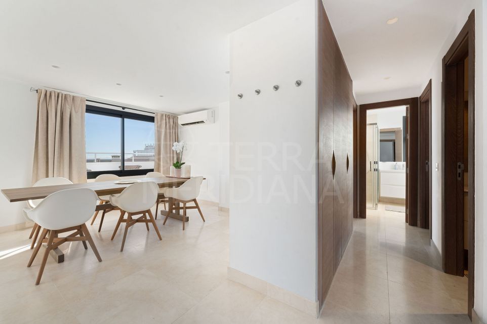 Modern apartment with a prime location in Estepona.