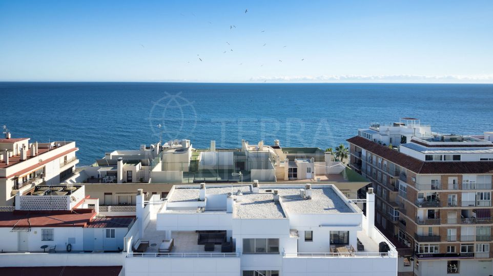 Apartamento moderno con ubicación privilegiada en Estepona.