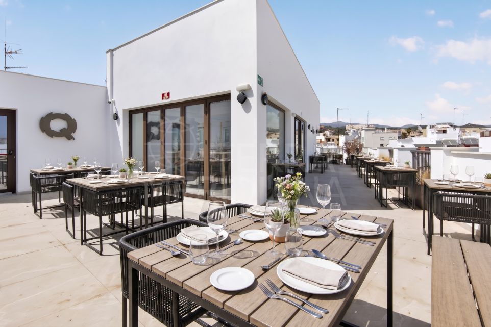 Boutique-hôtel dans le centre historique d’Estepona — Opportunité d’investissement clé en main