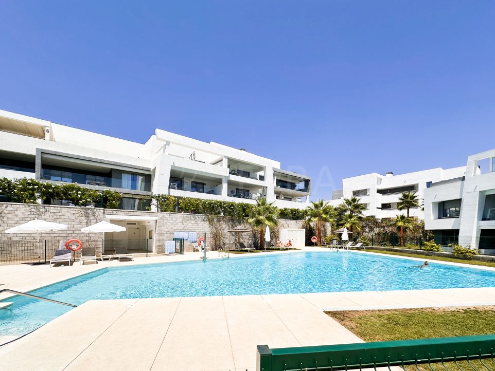 Beautiful contemporary style 3 bedroom apartment for sale in Selwo, Estepona New Golden Mile