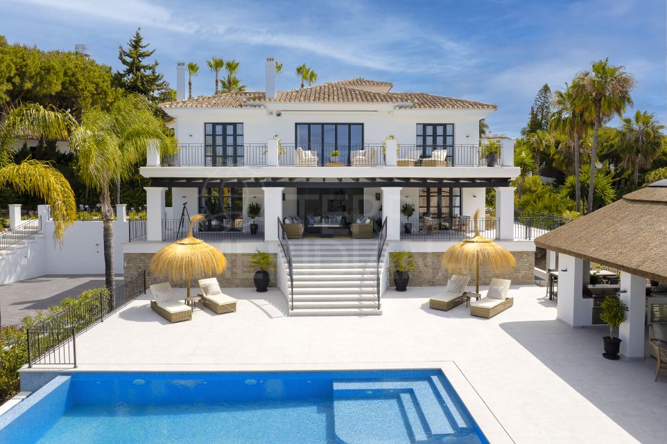 Villa élégante avec vues panoramiques et emplacement privilégié à vendre à Santa Maria Golf, Marbella Est