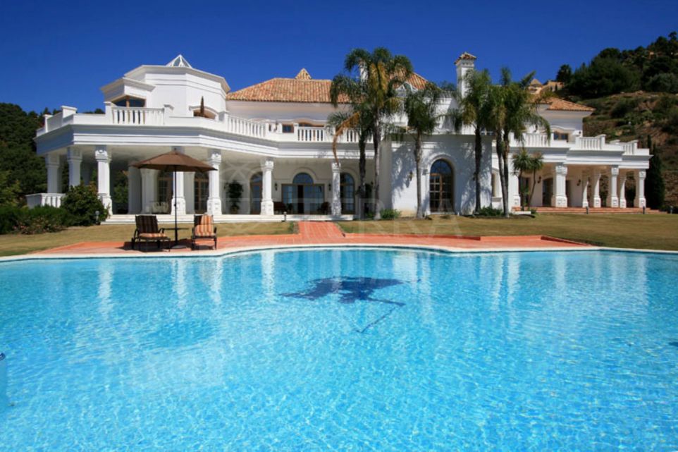 Villa con piscina, vistas panorámicas y parcela enorme, La Zagaleta, Benahavís