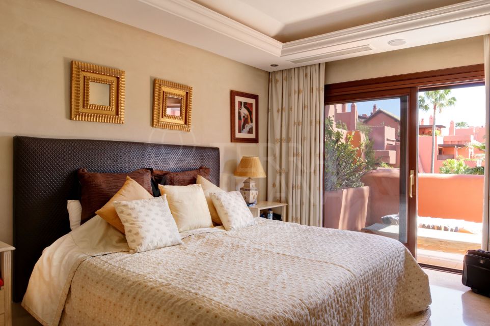 Luxury beachside apartment for sale with terraces, Torre Bermeja, Estepona