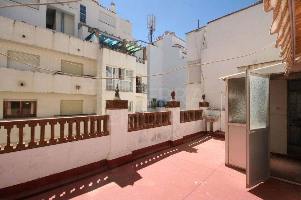 Townhouse for sale on main pedestrian street of Estepona pretty old town centre