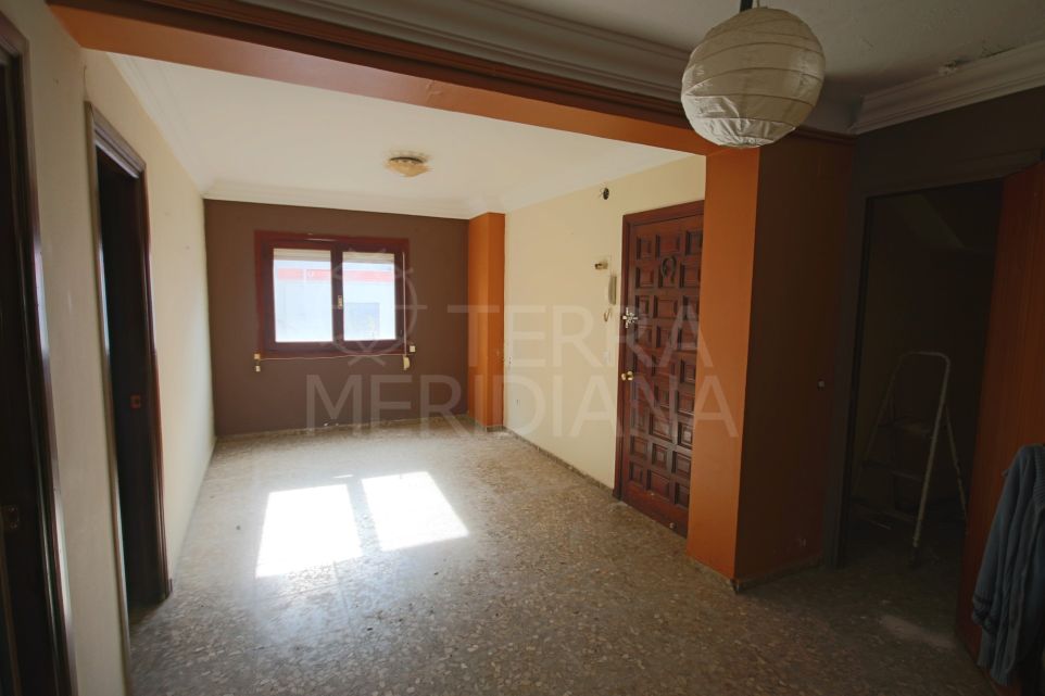 5 storey building for sale to reform in the centre of Estepona