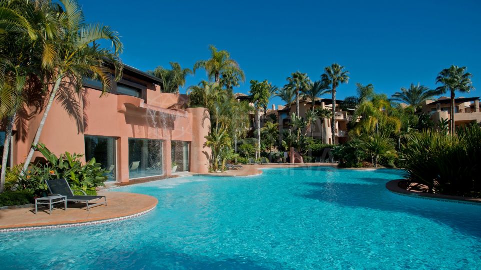 Luxurious 3 bedroom apartment for sale on the Golden Mile, Mansion Club, Marbella