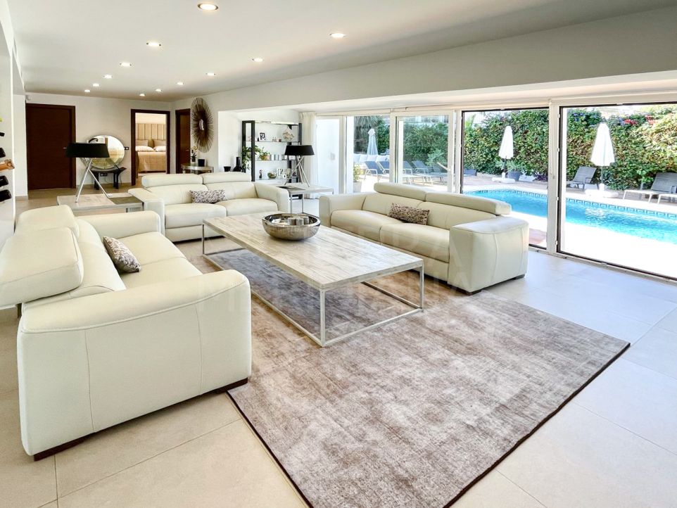 Fully licensed refurbished 8 bedroom boutique hotel for sale in San Pedro, 5 minutes from Puerto Banus