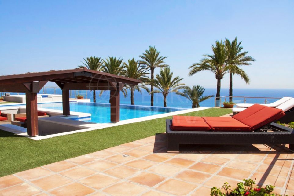 Villa à vendre avec vue sur la mer, et le détroit de Gibraltar. Situation idyllique sur la côte de Manilva
