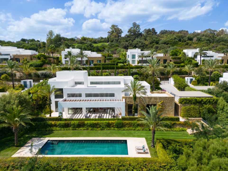 Nouvelle villa moderne de 6 chambres à coucher en première ligne du golf, à vendre à Cortesin Golf, Casares