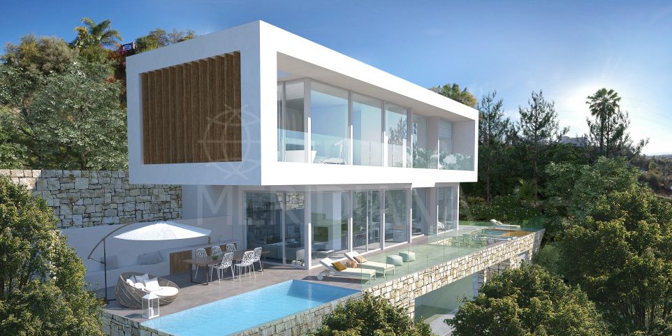 Proyecto para villa con vistas al mar y a la montaña en venta en El Rosario, Marbella Este