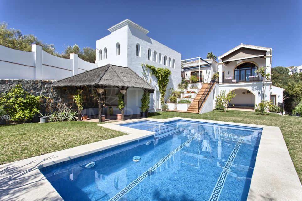 Villa en venta con piscina y vistas en Monte Mayor Golf & Country Club, Benahavís