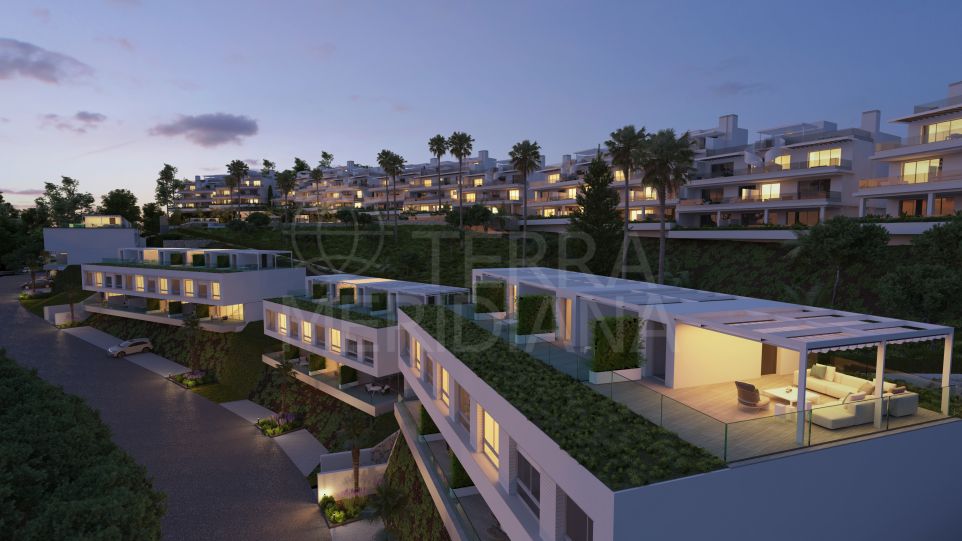 Spaciousoff-plan townhouse with solarium for sale in Oceana Collection, New Golden Mile, Estepona