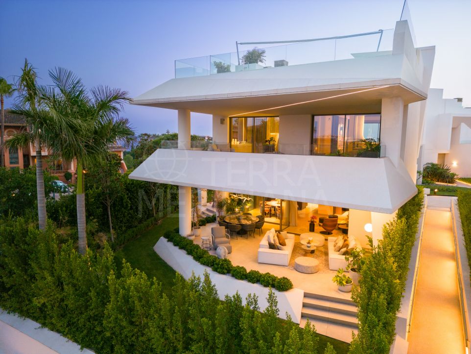 New semi-detached villa with private garden and pool for sale in Celeste Marbella, Nueva Andalucia