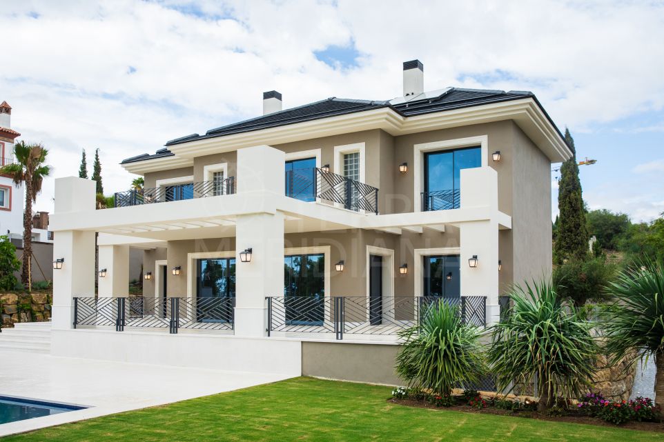 Newly built luxury contemporary villa on corner plot for sale in Los Flamingos Golf, Benahavis