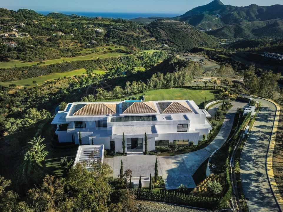 Impressive contemporary villa for sale in La Zagaleta for sale with panoramic sea views