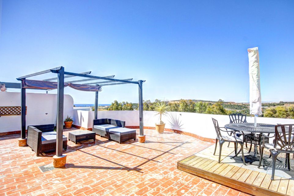 Sunny 2 bedroom front Line golf penthouse for sale in Estepona Golf