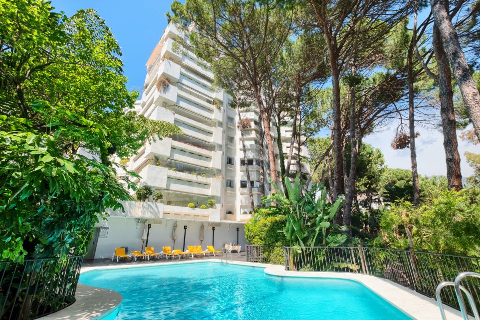 Apartamento de lujo cerca al Hotel Gran Melia Don Pepe en venta en la Milla de Oro de Marbella