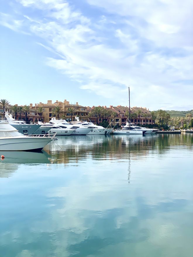 APARTAMENTO A ESTRENAR CON ESPECTACULARES VISTAS A LA MARINA