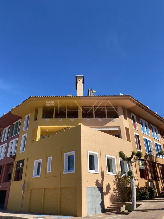 APARTAMENTO EN PUERTO DEPORTIVO DE SOTOGRANDE