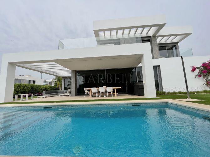 New modern villa for sale in Cancelada New Golden Mile