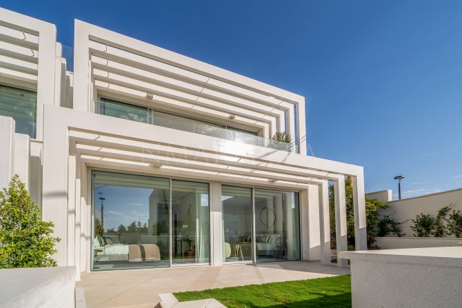 Villa for sale in La Cañada Golf, Sotogrande