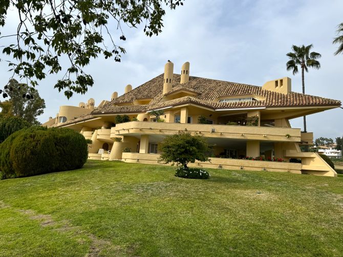 Duplex en venta en Las Brisas Country Club Nueva Andalucia