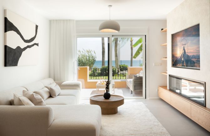 Luxury Beachfront Apartment