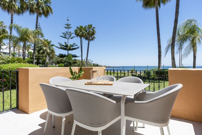 Exclusive Beachfront Residence in Riviera Andaluza, Estepona