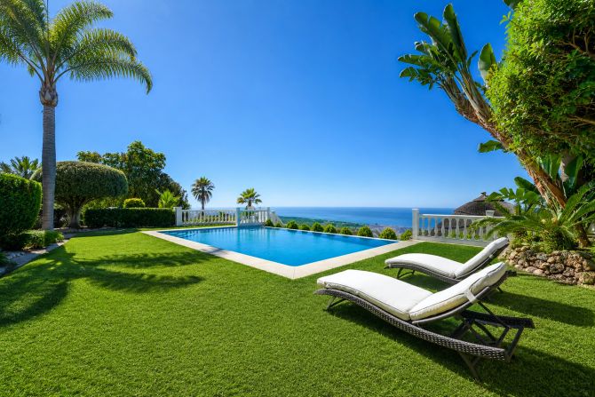 Villa for sale in Los Monteros Altos, Marbella East