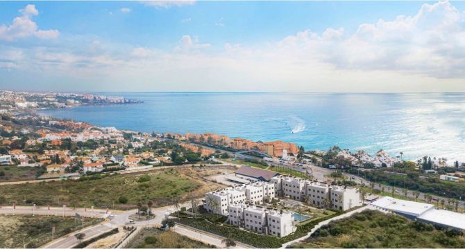 Urbanización nueva con vistas al mar en venta en Estepona