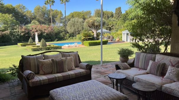 Außergewöhnliche 9-Schlafzimmer-Villa mit Blick auf den Royal Valderrama Golfplatz