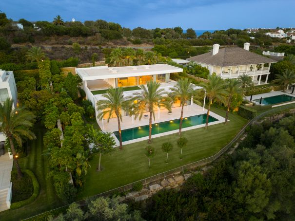 Villa de lujo junto al golf. Finca Cortesin