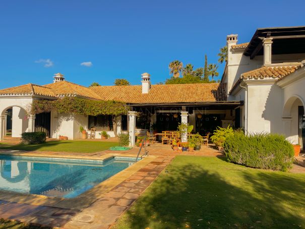 Beautiful traditional Villa in the prestigious area of Reyes y Reinas, Sotogrande Costa