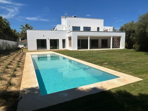 Fantastic modern villa in the B zone, Sotogrande Costa.