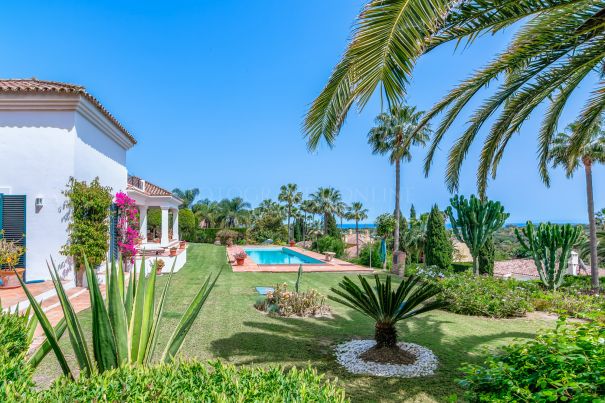 Traditional-style family villa located in Sotogrande Alto