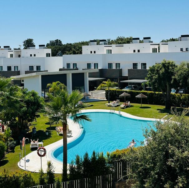 Fantastic Semi-Detached Villa on the Golf Course in San Roque Club