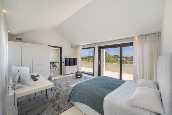 Beeindruckende Luxuswohnung in der prestigeträchtigen privaten Wohnanlage Hacienda de Valderrama